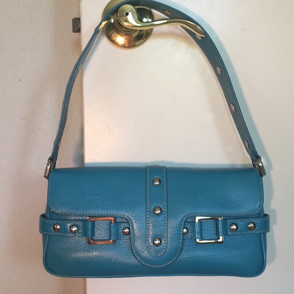 Nordstrom Handbags - 🌸 NORDSTROM Pebble Leather Shoulder Bag!